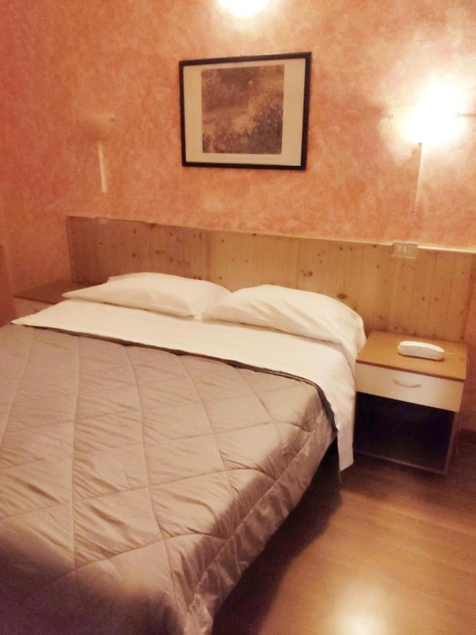Hotel Ariosto Centro Storico Reggio Emilia Eksteriør bilde